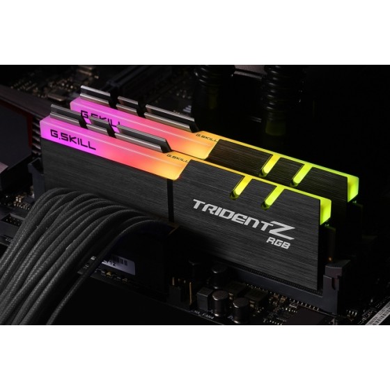 Zestaw pamięci G.SKILL TridentZ RGB F4-3600C18D-16GTZRX (DDR4  2 x 8 GB  3600 MHz  CL18)